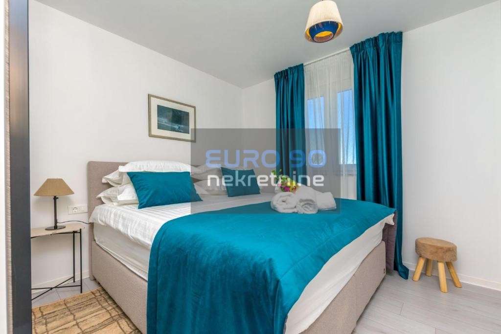 listing-small