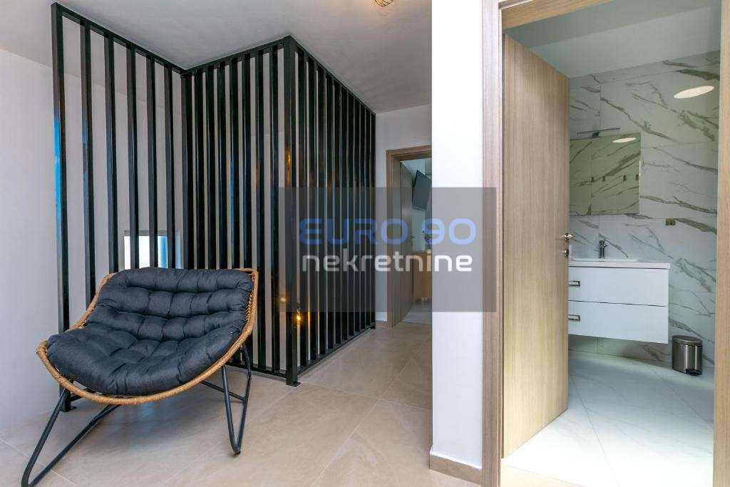 listing-small