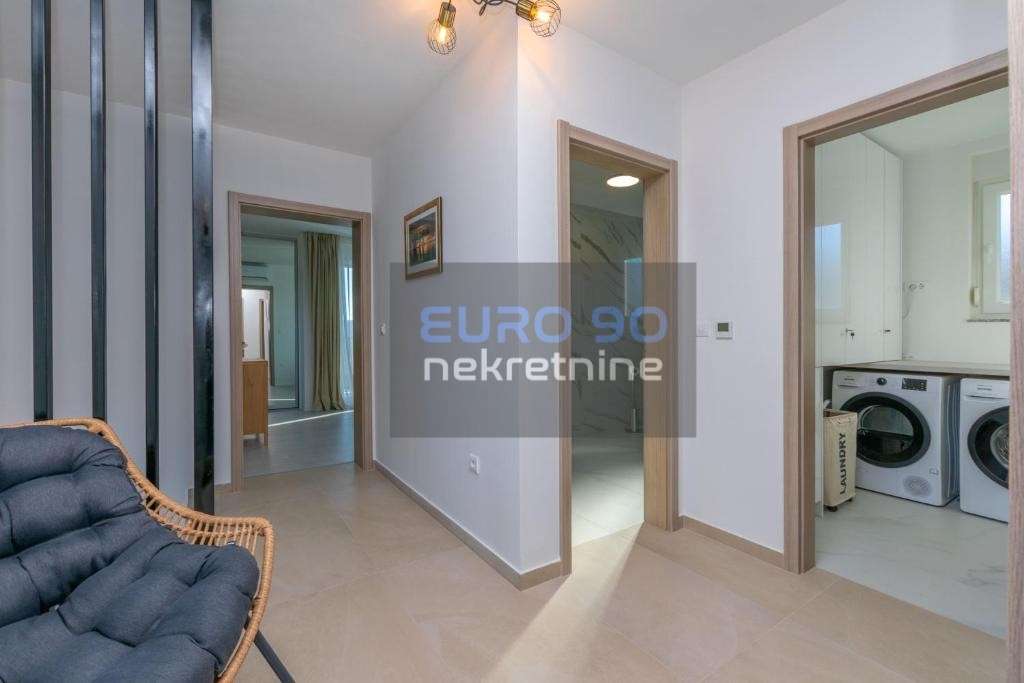 listing-small